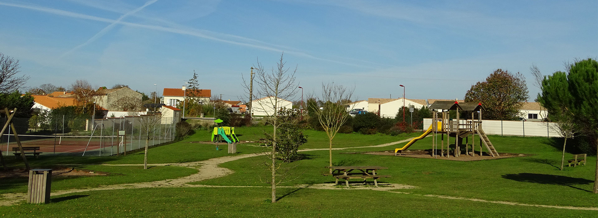 PARC DE JEUX POUR ENFANTS