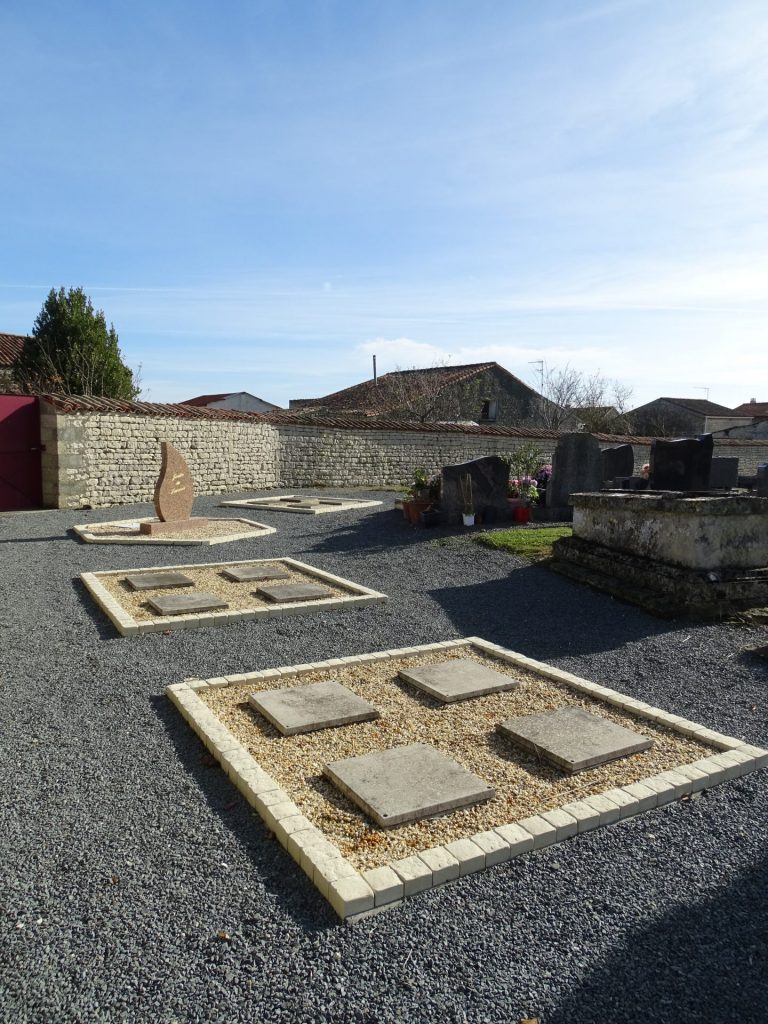 CAVURNES CIMETIERE DU CORMENIER